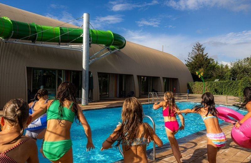 Buitenzwembad + spraypark