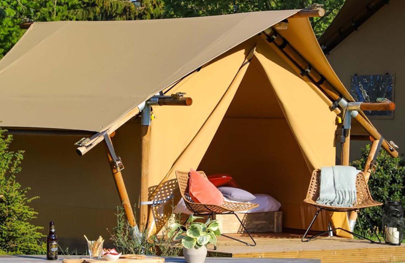 Antibiotica in het midden van niets sturen Tiny Tent | Vakantiepark Koningshof